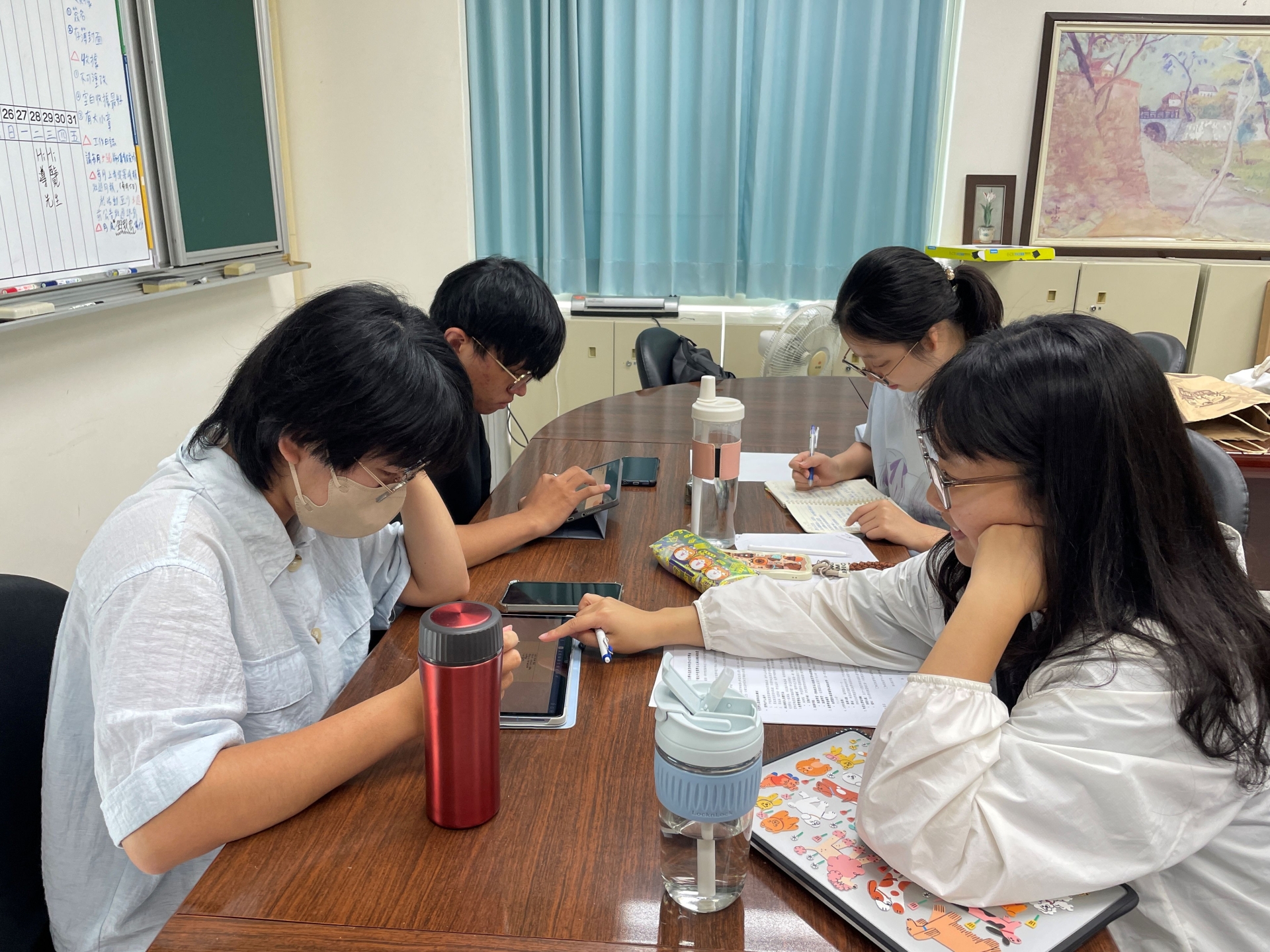 114-1專業科目課業輔導成果（中英語言對比分析、幼兒學習環境設計、動物學、體育史、地理資訊系統、台灣文化史、西洋現代史、美國文學、素描）