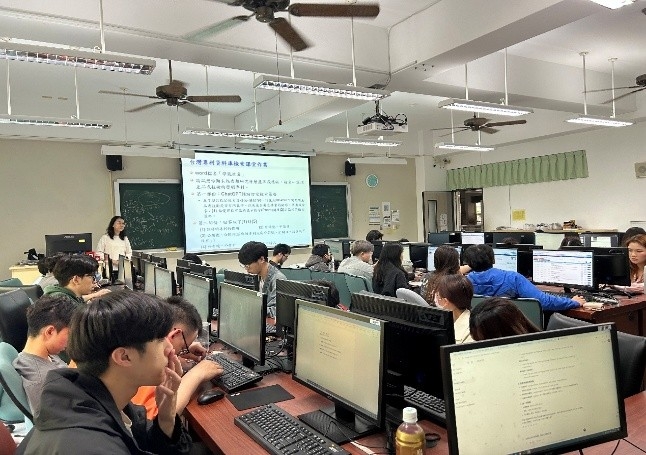 「生成式AI導入課程教學」：專利大數據分析