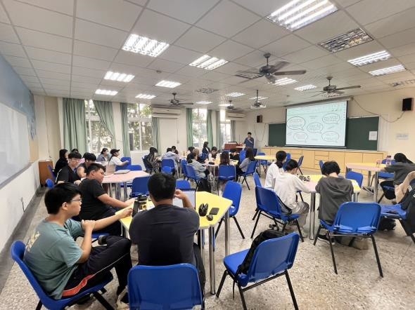 通識教育講座：「我的下一步該怎麼走？好了 我大三大四最常想的一句話！」