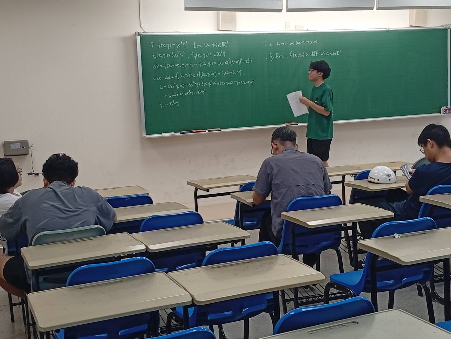 114-2基礎學科課業輔導（微積分、高等微積分、微分方程、線性代數）