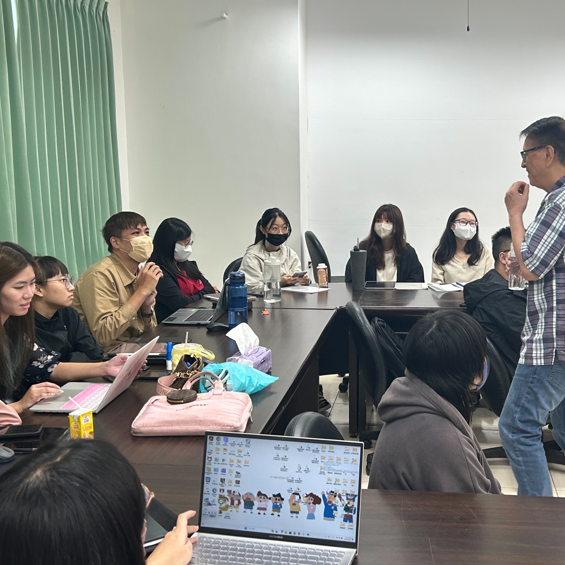 112國際學者協同教學-財金系財金專題研討(III)